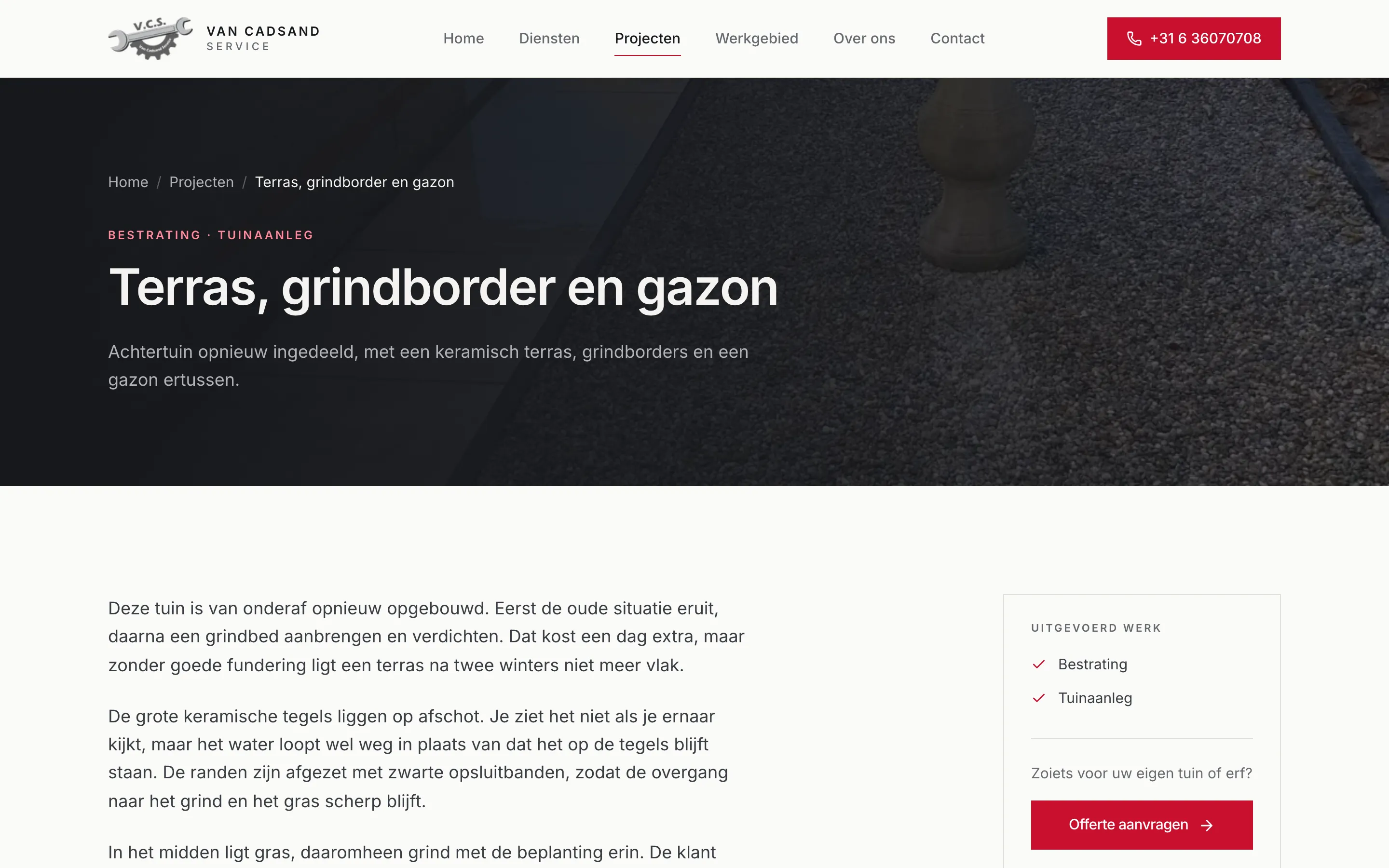 Projectpagina van een terras met grindborder en gazon, met de uitleg naast een overzicht van het uitgevoerde werk